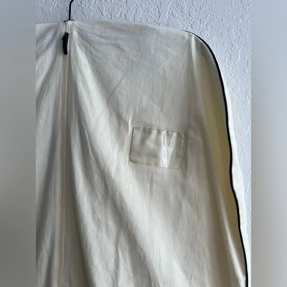 Fendi Roma Breathable Cotton Creme Colored Garment Bag‎ 40x25